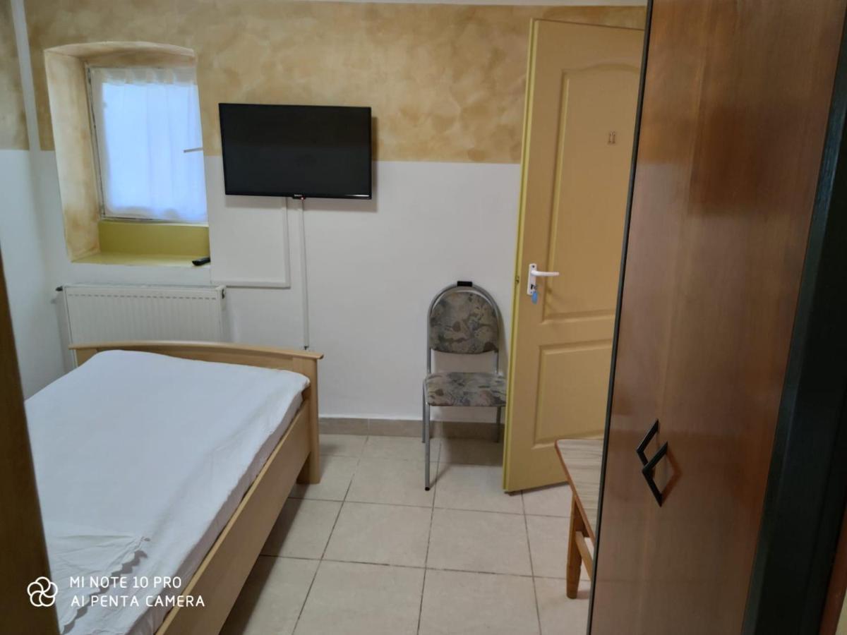 Alfredo Hostel 克拉奥华 外观 照片