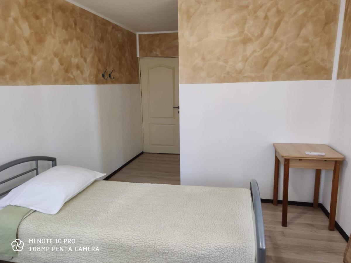 Alfredo Hostel 克拉奥华 外观 照片